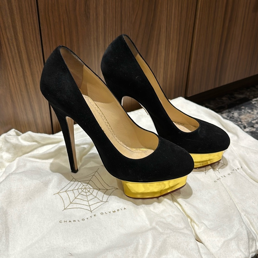 Charlotte Olympia Black suede pumps. Size 37.5